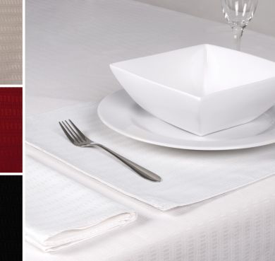 SQUARE DECO TABLE CLOTH SETE 200 X 200cm RED